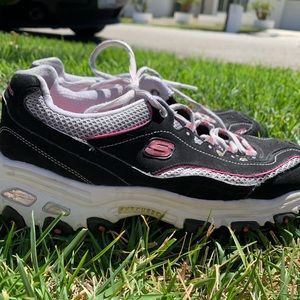 Sketchers Size 9 Retro Black, White & Pink GUC